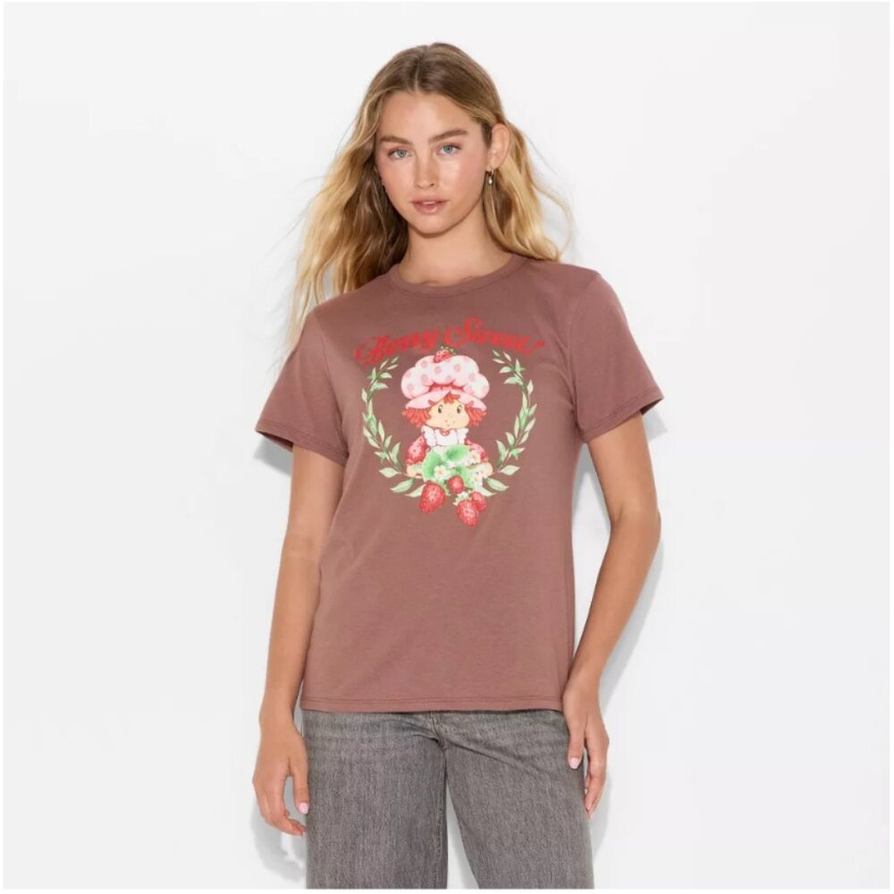 Women's Strawberry Shortcake Berry Sweet Graphic Tee Brown XL